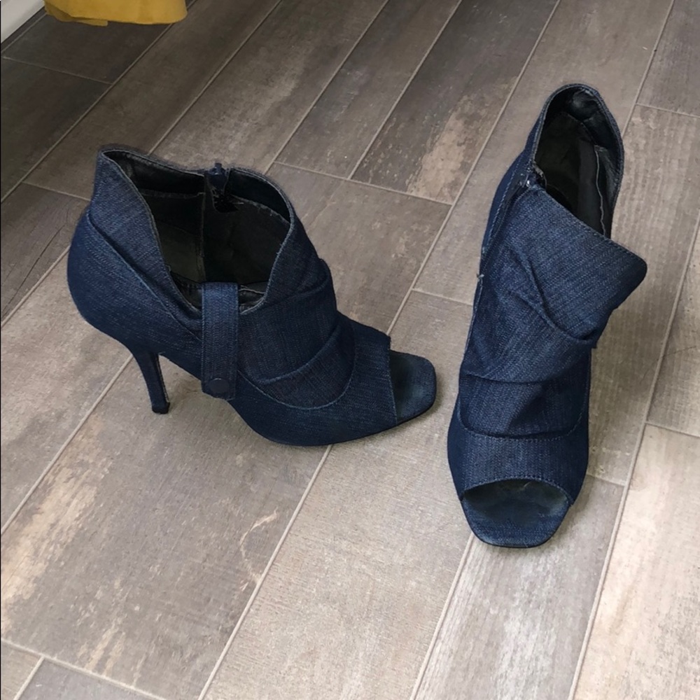 My favorite blue jean heal!!!